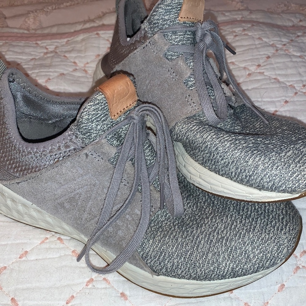 New Balance Tennis Shoes